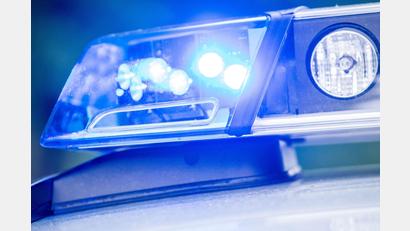 Symbolbild: Lino Mirgeler/dpa
Die Polizei hat in Sulzbach-Rosenberg einen Führerschein eingezogen.