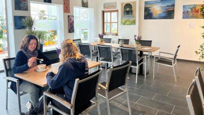 Bild: ihl
Das Café ist etwas abgetrennt von der Verkaufsfläche, lässt aber Aus- und Einblicke zu.