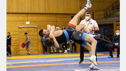 Archivbild: Vladimir Lukaschewitsch 
Adam Leifridt (vorne, in blau) holte bei der deutschen U20-Meisterschaft die Silbermedaille.