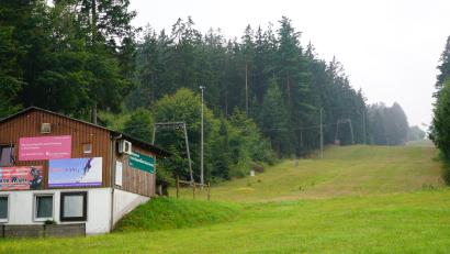 Archivbild: fvo
Die Hüttenfreunde Bernrieth treffen sich regelmäßig in der Hütte an der Talstation am Fahrenberg.