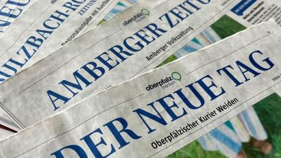 Bild: Gabi Schönberger
Bei 300 Erscheinungstagen im Jahr mit 8 verschiedenen Lokalausgaben und 52 Wochenendmagazinen produziert die Redaktion von Oberpfalz-Medien im Jahr rund 30 000 Seiten.