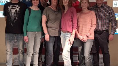 Bild: lep
Neue Gesichter im Vorstand der Flying Boots (von links) Mike Castillo, Carmen Neubauer, Helmut Gnan, Steffi Schmidt, Sonja Görke. Peter Baumgärtel , Petra Neubauer. Mit im Bild Bürgermeister Marcus Gradl.