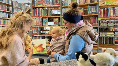 Bild: Gabi Schönberger
Die Stadtbibliothek Neustadt/WN ist Treffpunkt für Leseratten von klein auf.