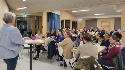 Bild: Sabine Frank/exb
Ein Impulsvortrag war bei einem Elternabend im Mitterteicher Kinderhaus Purzelbaum zu hören.