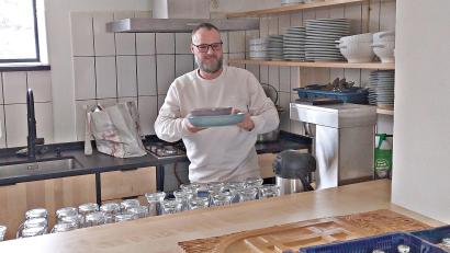 Bild: ld
Pächter Robin Hopkins ist schon mit den Vorbereitungen beschäftigt. Das Haus soll auch manchen Farbtupfer erhalten.