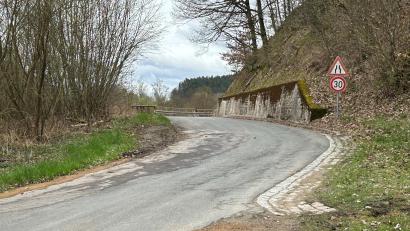 Bild: Marko Pammer/exb
Die Gemeindeverbindungsstraße zwischen Nabburg und Stulln ist wieder frei befahrbar.