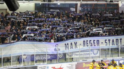 Bild: Tobias Neubert
Szenen aus dem ersten Play-off-Halbfinale in der Eishockey-Oberliga zwischen den Blue Devils Weiden und den Tilburg Trappers.
