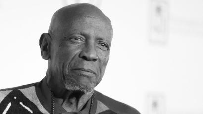 Bild: Richard Shotwell/Invision/AP/dpa
Vor mehr als 30 Jahren wurde Louis Gossett Jr. als erster schwarzer Schauspieler in der Kategorie des besten Nebendarstellers mit einem Oscar gewürdigt. Jetzt ist er mit 87 Jahren gestorben.