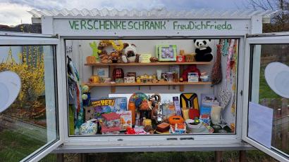 Bild: Gerda Eiber/exb
Der Verschenkeschrank steht jetzt in Raigering