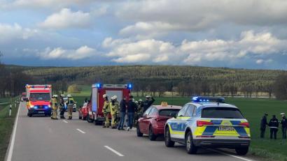 Bild: Tietz
Zwischen Lindenlohe und Asbach kam ein Motorradfahrer von der Straße ab und zog sich tödliche Verletzungen zu.