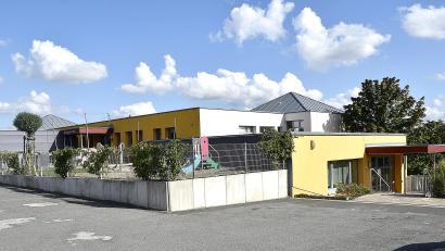Archivbild: Karl Schwemmer
Das Pfarrzentrum St. Otto Michelfeld mit Kindergarten.