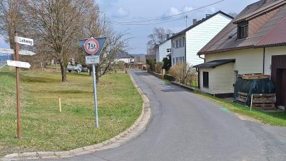 Bild: ld
Der Kanal im Lohweg – Bauabschnitt BA II - steht an und kostet 200.000 Euro. 140.000 Euro werden an Zuschüssen erwartet. Das Projekt, das schon Jahrzehnte im Gespräch ist, befindet sich nun auf der Zielgeraden.