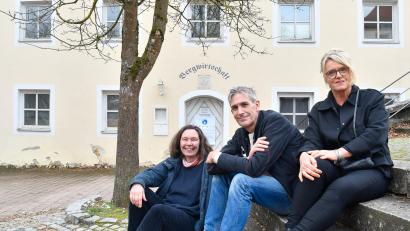 Bild: Petra Hartl
Sie bereiten schon mal das Feld für das 12. Amberger Kunstsymposium (von links): Heike Lepke, Marcus Trepesch und Hanna Regina Uber.