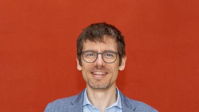 Bild: Karl-Heinz Schmid/exb
Titus Müller las für mehr als 100 Kinder der Mittelschule und Realschule in Auerbach.