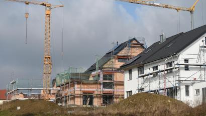 Symbolbild: Felix Kästle/dpa
Bauanträge können ab sofort auch im Landkreis Tirschenreuth digital eingereicht werden.