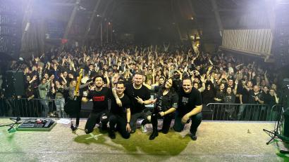 Bild: Daniel Möckel/exb
Die Band „Pop nach 8“ begeisterte das Publikum im proppenvollen Musik-Stodl.