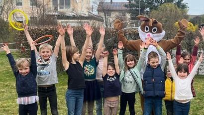 Bild: Iris Thoma/exb
Die Ostereiersuche des Fördervereins freute die Mädchen und Jungen.