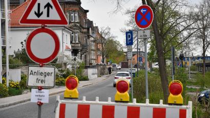 Bild: Petra Hartl
Nur Anlieger und der Linienbusverkehr dürfen derzeit die Ruoffstraße in Amberg nutzen.