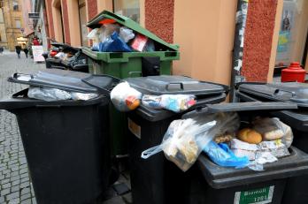 Bild: Stephan Huber
Wenn die Restmülltone nicht mehr ausreicht, gibt’s verschiedene Möglichkeiten, den Abfall fachgerecht zu entsorgen.
