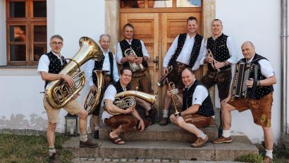 Bild: gri
Mit dabei beim Volksmusikstammtisch in Lintach ist die Hammerbachtaler Blousn.
