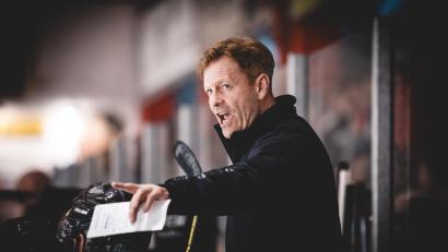 Bild: JMD-Photographie
Kevin Gaudet, der Trainer der Hannover Scorpions, schiebt den Blue Devils Weiden im Play-off-Finale der Eishockey-Oberliga die Favoritenrolle zu.