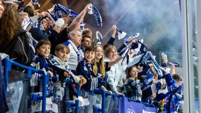 Bild: Elke Englmaier
Das Play-off-Finale der Blue Devils Weiden lockt wieder zahlreiche Zuschauer in die Hans-Schröpf-Arena.