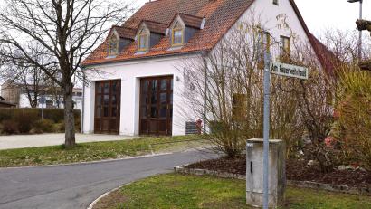 Bild: bkr
Für den Umbau oder auch einen Neubau des Kulmainer Feuerwehrhauses wird die Gemeinde heuer und im nächsten Jahr rund 1,2 Millionen Euro ausgeben. Da käme ein Zuschuss über die Stabilisierungshilfe gerade recht.