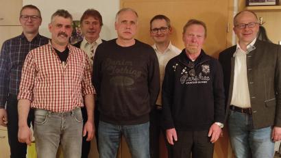 Bild: Jagdgenossenschaft Guttenberg/exb
Neuwahlen standen bei den Jagdgenossen an: (von links) Hans Dumler, Matthias Schiml, Hans Reindl, Thomas Schraml, Michael Schatz, Hans Steinkohl und Bürgermeister Roman Schäffler.
