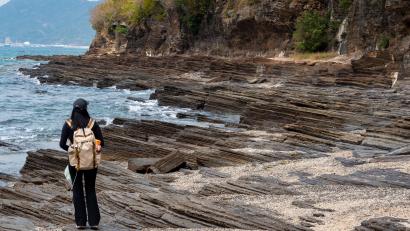 Bild: Andreas Drouve/dpa
Typisch für Tung Ping Chau sind diese Pfannkuchenfelsen - sie haben diesen Namen, weil sie wie geschichtet erscheinen.