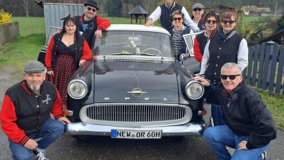 Bild: Michael Thumfart/exb
Die "Billy Cats Rockabilly Crew" lädt zur 50er-Jahre-Party ins Sportheim nach Schwarzenbach ein.