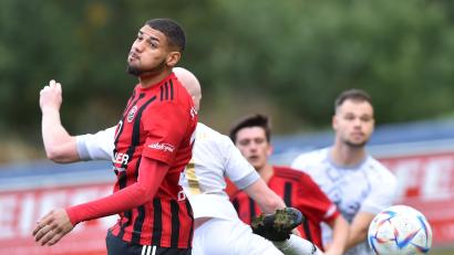 Archivbild: A. Schwarzmeier
Jamal Dubois (links) kehrt beim SC Luhe-Wildenau zum Spiel beim TSV Bogen in den Kader zurück.