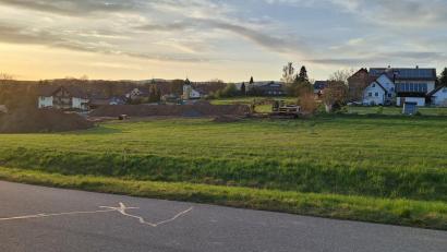 Bild: fks
Erste Erschließungsmaßnahmen haben im neuen Baugebiet "Gartenäcker" begonnen.