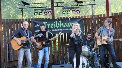 Archivbild: prh
Die Windischeschenbacher Formation "Treibhauz" mit Armin "Alu" Karwath, Leon Karwath, Kerstin Schandri, Matthias Schulz und Andreas Demleitner (von links) spielt heuer eine von vier Serenaden auf der Altenstädter Piazza.
