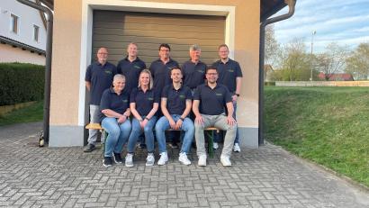 Bild: Carolin Renner
Neuwahlen standen bei der Siedlergemeinschaft Wildenau an. Im Bild (vorne, von links) Maria Dürnhofer, Diana Baier, Michael Renner und Thomas Scheibler sowie (hinten, von links) Michael Zölch, Karl Mark, Peter Walter, Günther Helm und Johannes Wittmann.