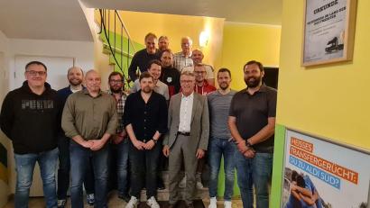 Bild: ATSV Tirschenreuth/exb
Die gewählte Vorstandschaft mit Bürgermeister Franz Stahl und Jürgen Steinhauser (rechts), Vorsitzender des ATSV-Hauptvereins.