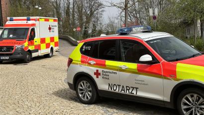 Bild: ge
Aus einem riesigen Einzugsgebiet bringen Rettungswagen und Notarzt die Patientinnen und Patienten in die Notfallklinik von St. Anna - im Hintergrund die Auffahrt für die Liegendkranken-Transpoorte.
