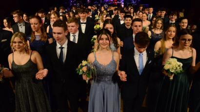 Bild: Kunz
Beim Abschlussball zogen 59 Tanzpaare in die Max-Reger-Halle ein.