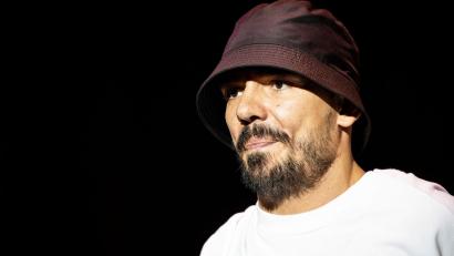 Bild: Alexander Prautzsch/dpa
„Man wollte genau das Haus angreifen“: Rapper Capital Bra.