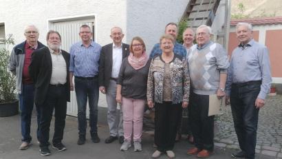 Bild: Anita Hartmann/exb
Der Obst- und Gartenbauverein Schnaittenbach ehrt einige Mitglieder (von links): Andreas Link, Ulrich Gerlach, Vorsitzender Helmut Wegele, Martin Nagler, Anita Hartmann, Anna Schwarz, Erwin Struck, Bürgermeister Marcus Eichenmüller, Ehrenmitglied Willi Meier und Alfons Reiß.