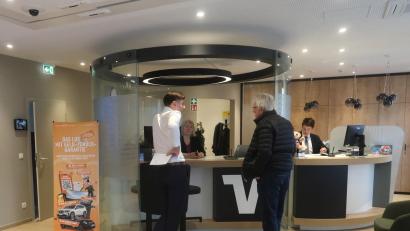 Bild: rha
In den neu gestalteten Räumen der VR-Bank-Filiale Vilseck finden Bankdienstleistungen in modernem Umfeld statt.