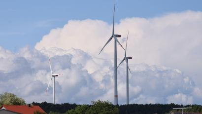 Symbolbild: bö
Auf den Höhenrücken zwischen Malsbach, Allersburg und Malsbach ist ein Windpark eines Investors angedacht. Bis zu fünf Windräder sind denkbar.