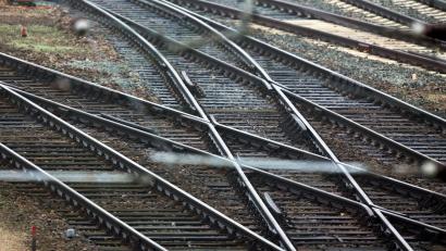 Symbolbild: Jens Büttner/dpa
Kein Zug nirgends: Die Ausfälle beim DB-Regio machen Bahnkunden wütend.