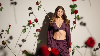 Bild: Pascal Bünning/RTL/dpa
Stella Stegmann aus München ist die erste offen bisexuelle „Bachelorette“ in der gleichnamigen Fernsehshow von RTL.