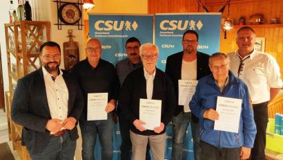 Bild: CSU Pechbrunn-Groschlattengrün/exb
Ehrungen standen beim CSU-Ortsverband Pechbrunn-Groschlattengrün an. Im Bild (von links) stellvertretender Kreisvorsitzender Matthias Grundler, Konrad Weiß, Alfons Grillmeier, Rudolf Dressel, Stephan Schübel, Alois Übelmesser und Ortsvorsitzender Josef Hollmann.
