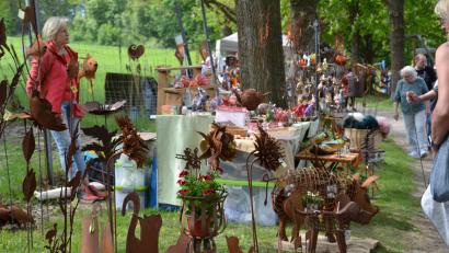 Archivbild: gi
Der Gartenmarkt im Generationenpark „Gruberbach“ in Moosbach lädt am Sonntag, 28. April, von 11 bis 18 Uhr wieder zum Flanieren ein.