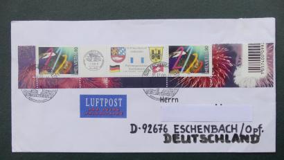 Bild: rn
Das Zwischenstück eines Briefmarkenkleinbogens der Schweizer Post enthält den Schriftzug „In Partnerschaft verbunden – Partnergemeinden Eschenbach“.
