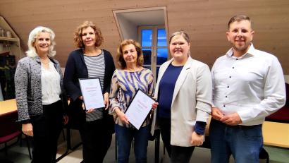 Bild: Simone Schafhauser/exb
Ehrungen standen bei der Frauen-Union in Pirk an.