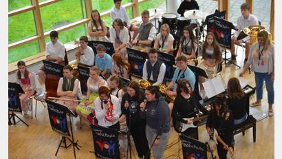 Bild: dob
Die Schüler-Big-Band der Realschule Vohenstrauß sorgt beim Tag der offenen Tür für Stimmung.