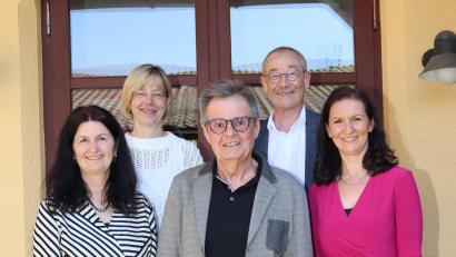 Bild: mrr
Bei der Verabschiedung (von links): Martina Spies, Schulamtsdirektorin Beatrix Hilburger, Egid Spies, Bürgermeister Erwin Geitner und Rektorin Christine Kölbl.