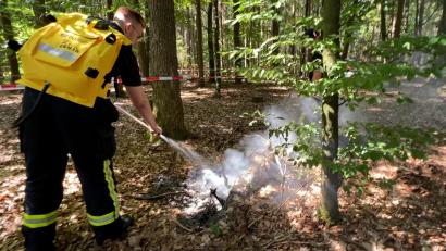 Bild: eik
Wasser ist knapp im Wald – da sind die 20-Liter-Löschrucksäcke hilfreich.